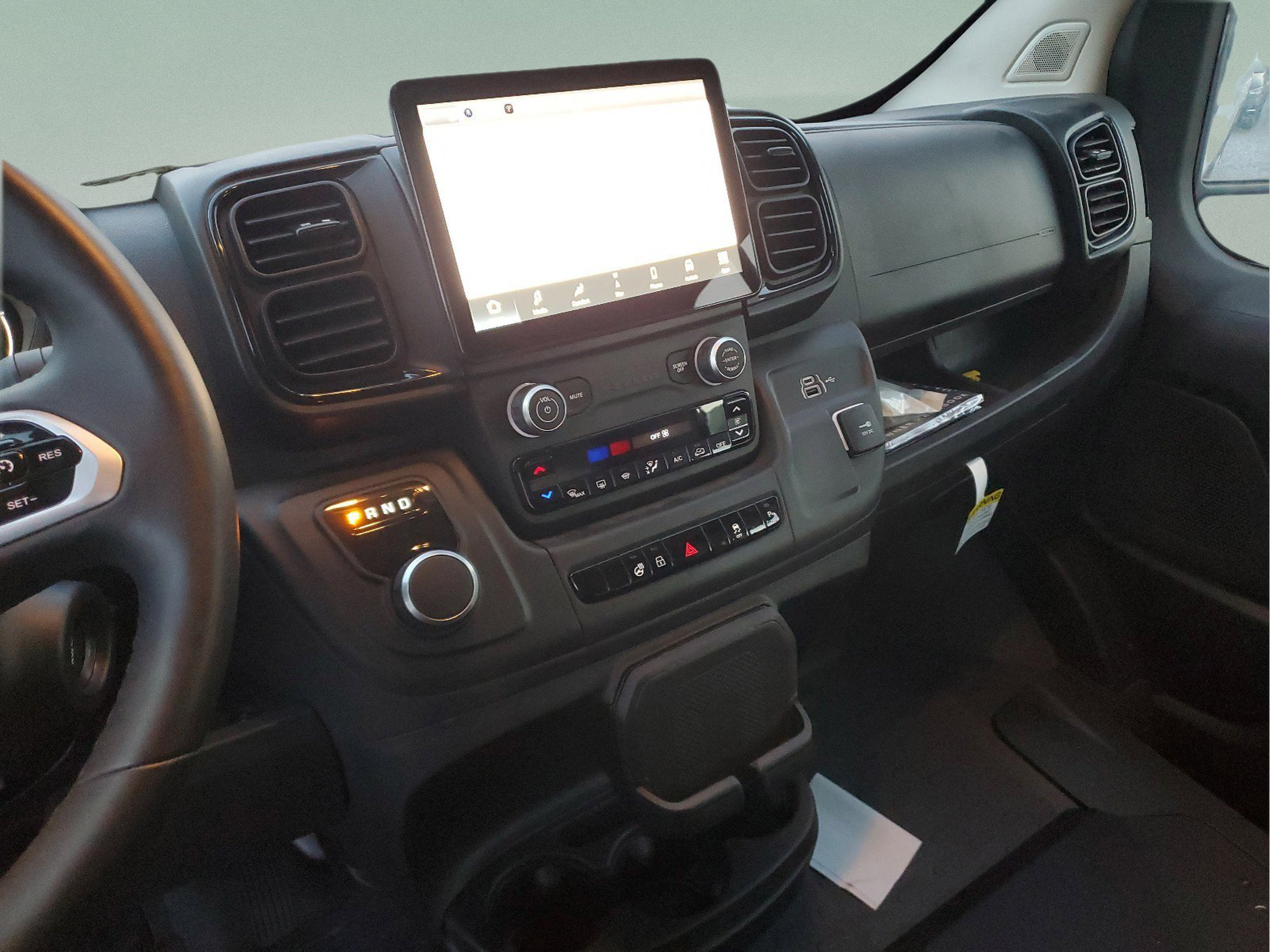 New 2025 RAM ProMaster 3500 FWD image 31