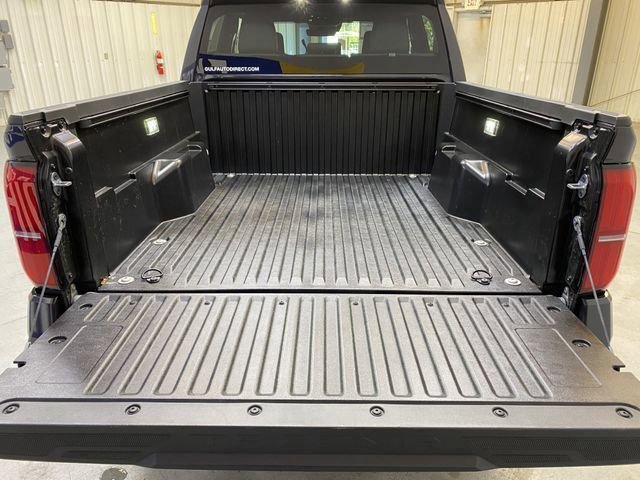 Used 2025 Toyota Tacoma SR5 AWD/4WD image 31