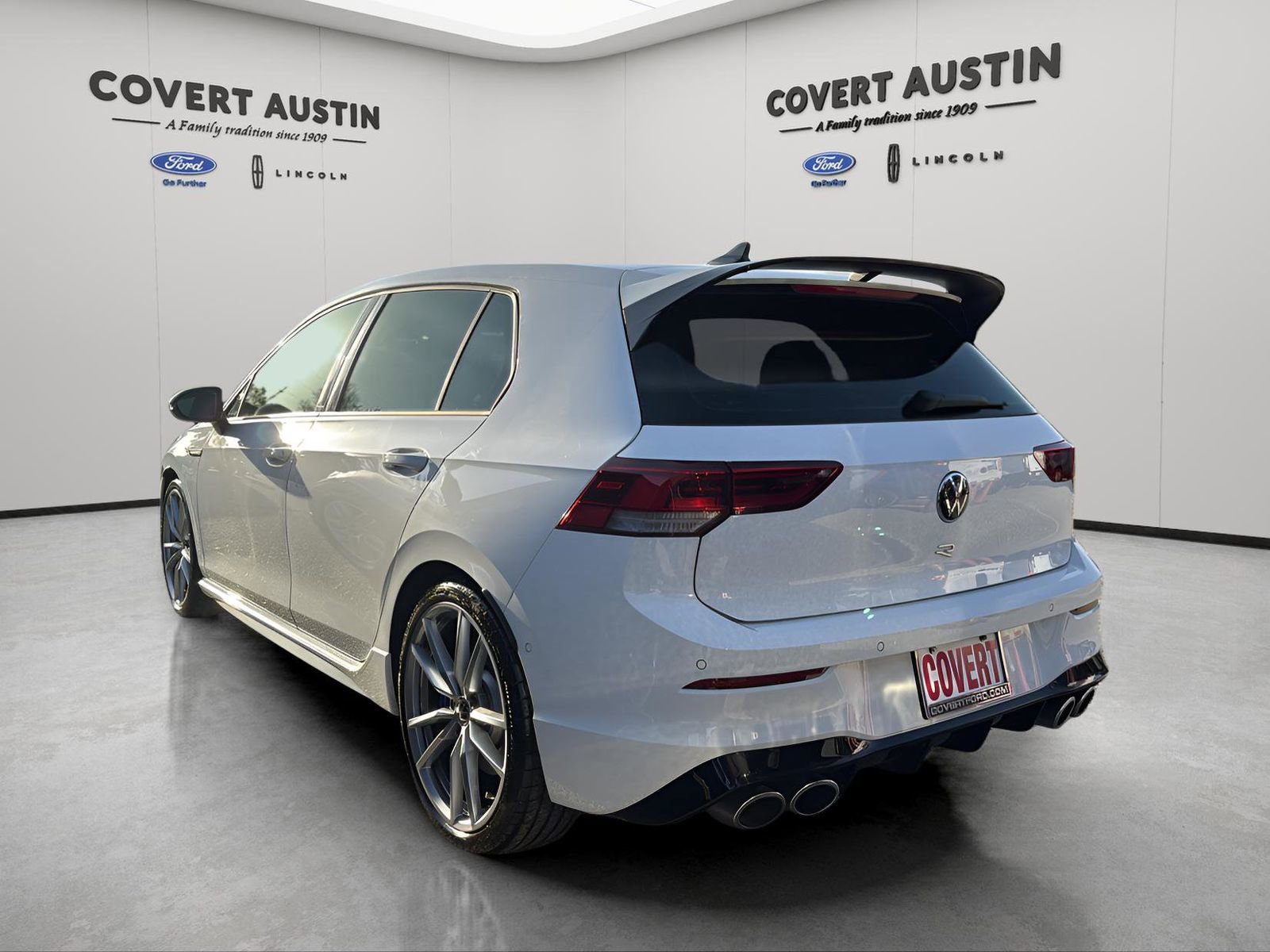 Used 2024 Volkswagen Golf R image 3