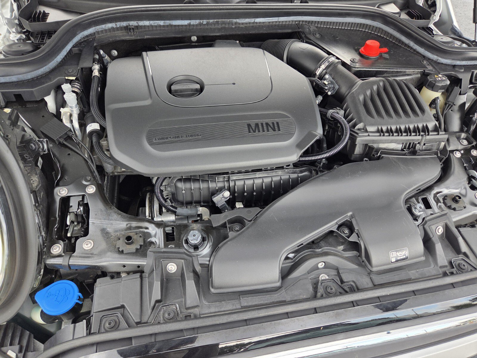 Used 2024 MINI Cooper 4-Door Hardtop FWD image 18