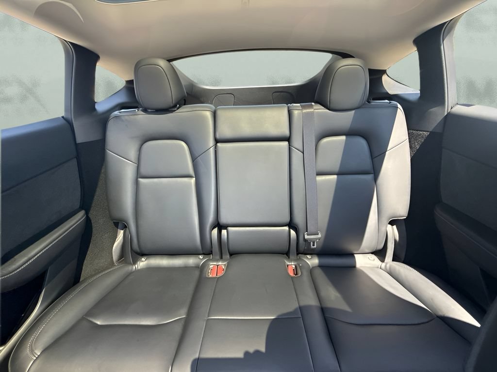 Used 2024 Tesla Model Y Long Range RWD image 7
