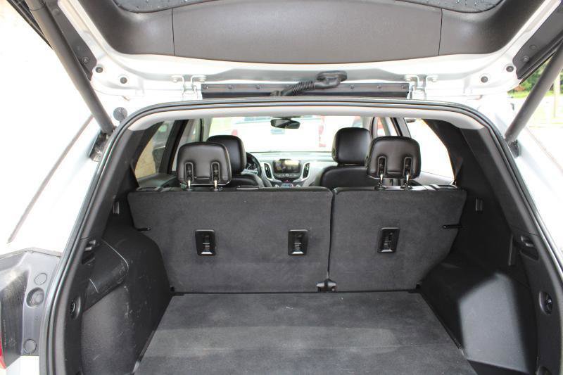 Used 2018 Chevrolet Equinox Premier FWD image 18