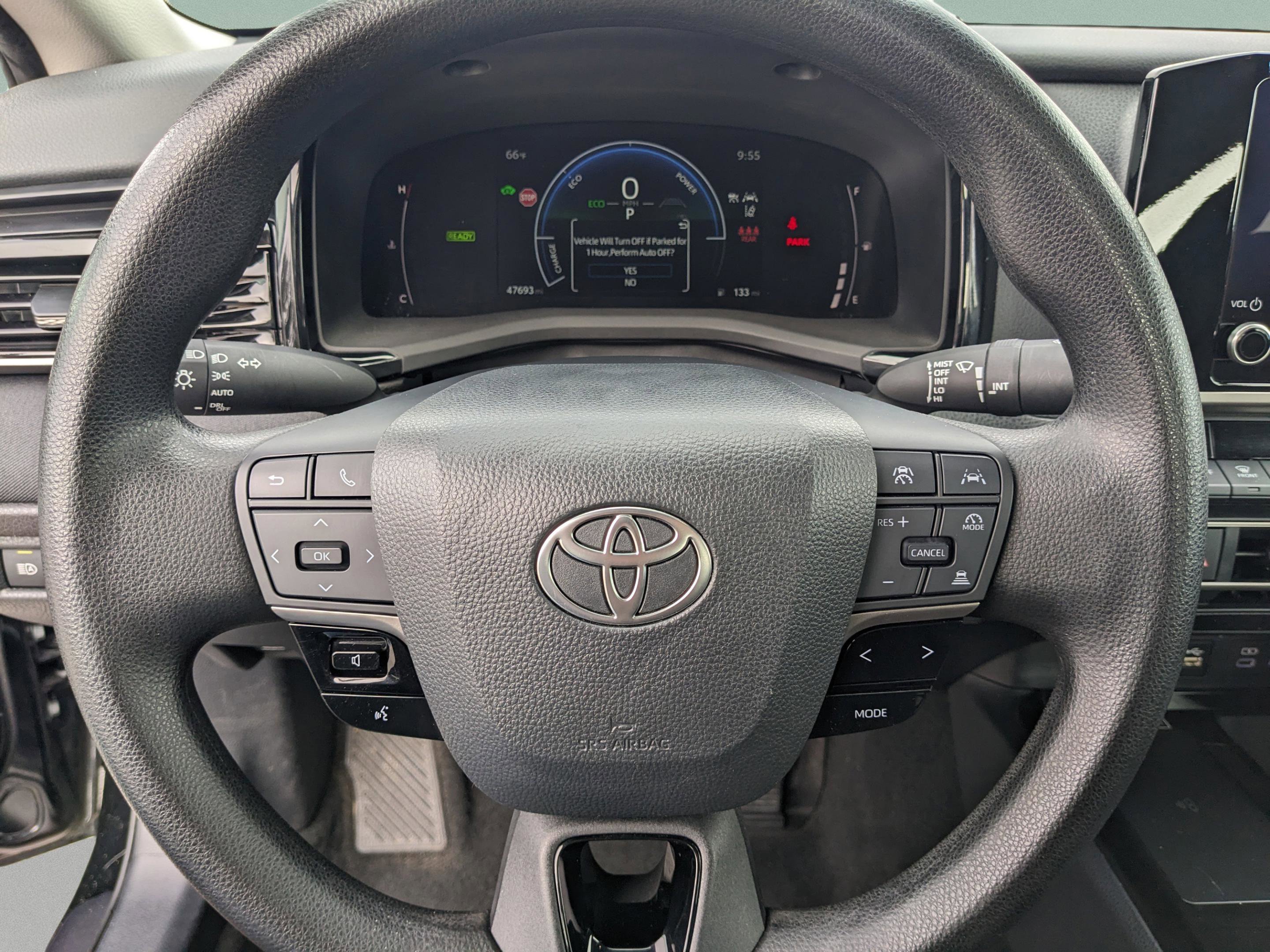 Used 2025 Toyota Camry LE image 39
