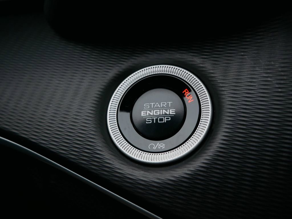 Used 2024 Jeep Grand Cherokee Altitude image 22