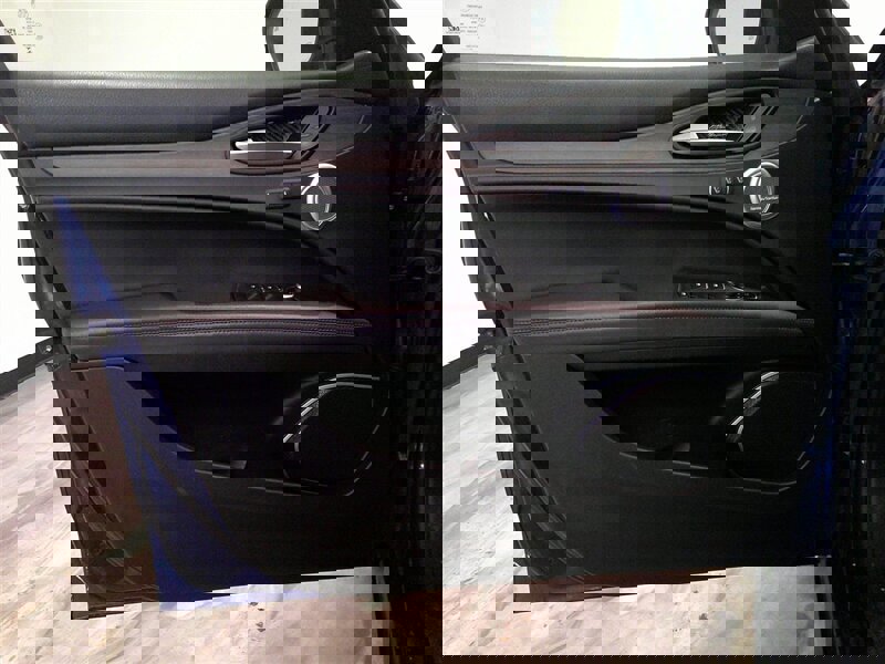 Used 2018 Alfa Romeo Stelvio Ti image 34