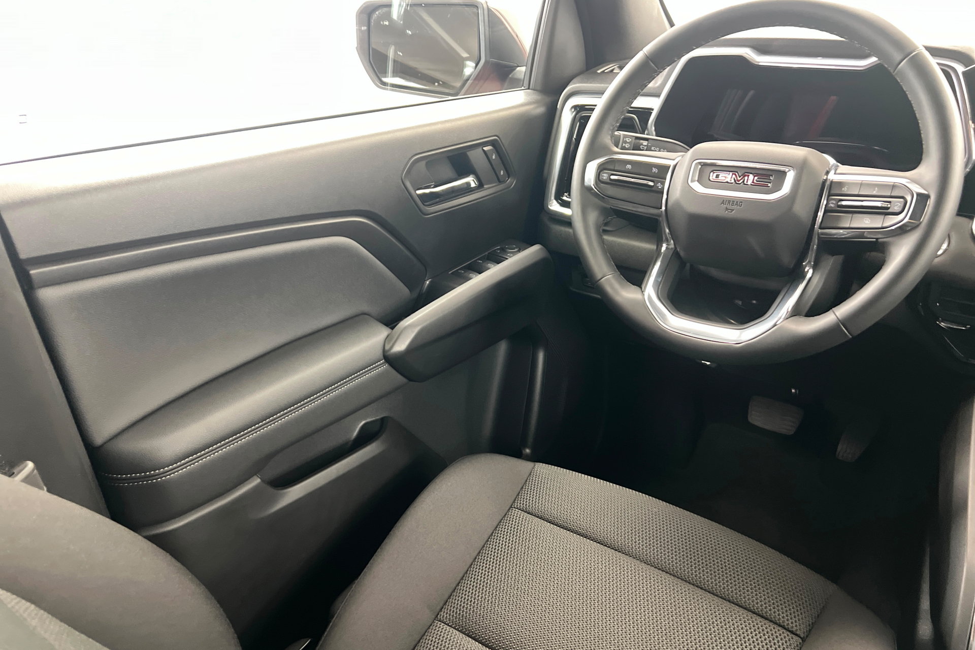 Used 2026 GMC Canyon Elevation RWD image 11