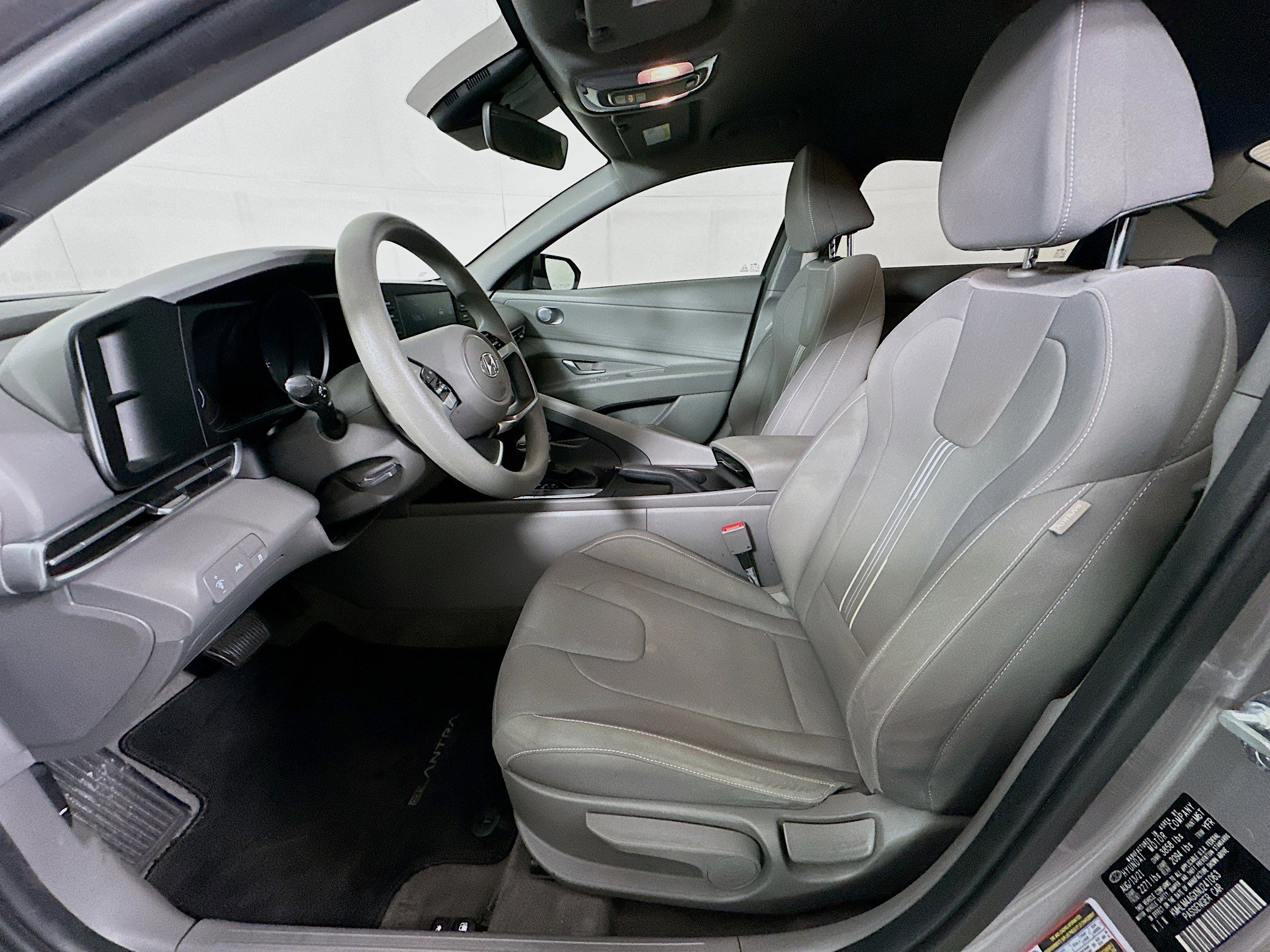 Used 2022 Hyundai Elantra SEL FWD image 13