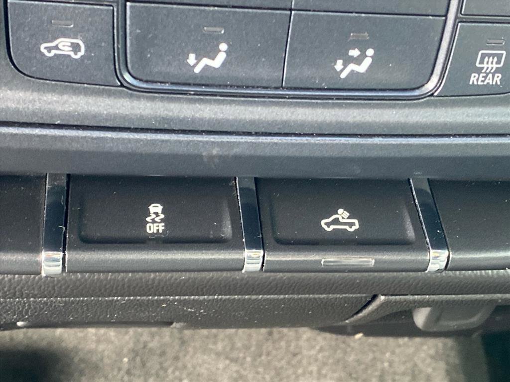 Used 2018 Chevrolet Silverado 1500 Custom w/ Custom Value Package image 13