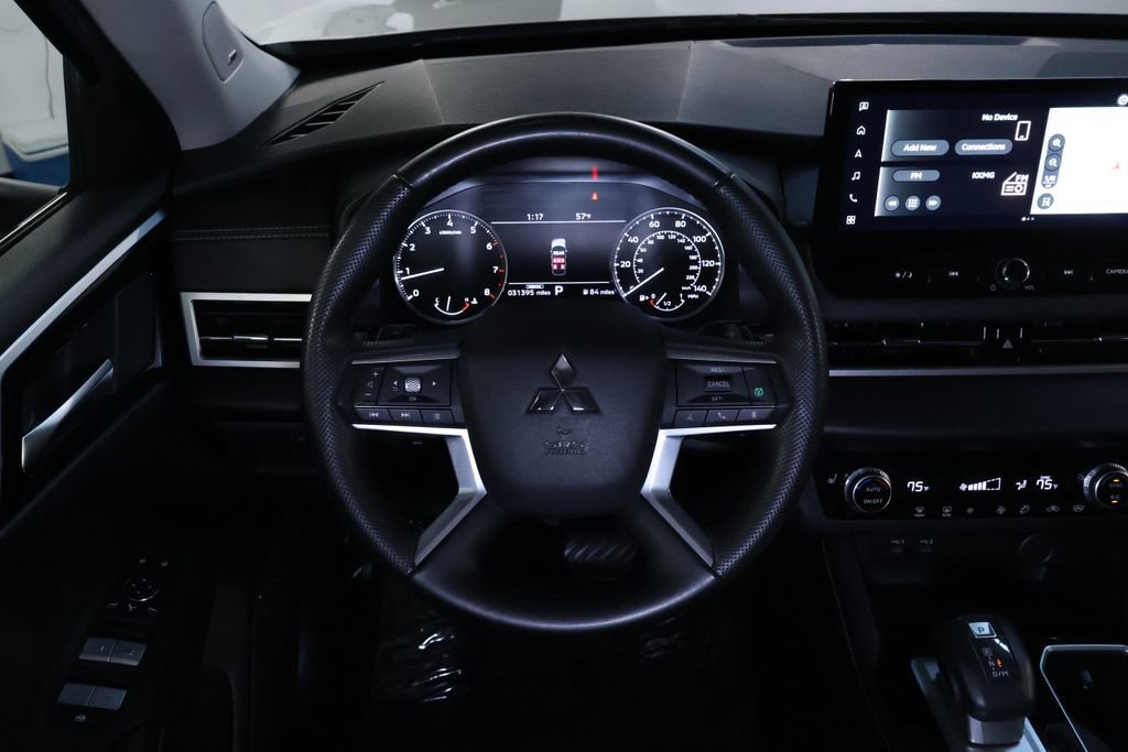 Used 2025 Mitsubishi Outlander SE AWD/4WD image 17