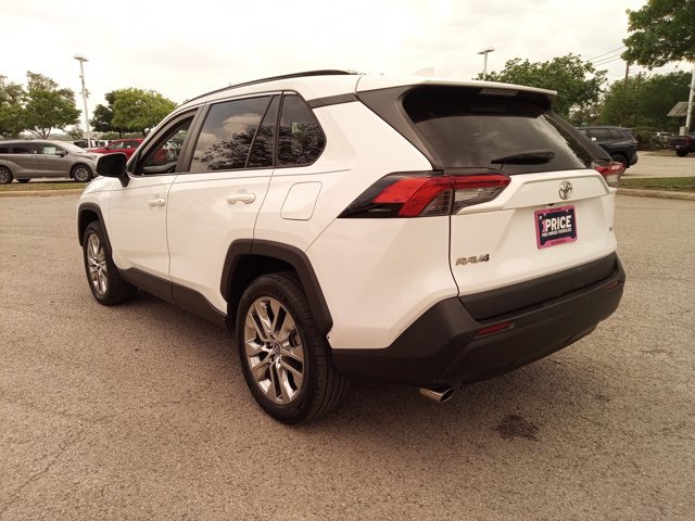 Used 2020 Toyota RAV4 XLE Premium image 7