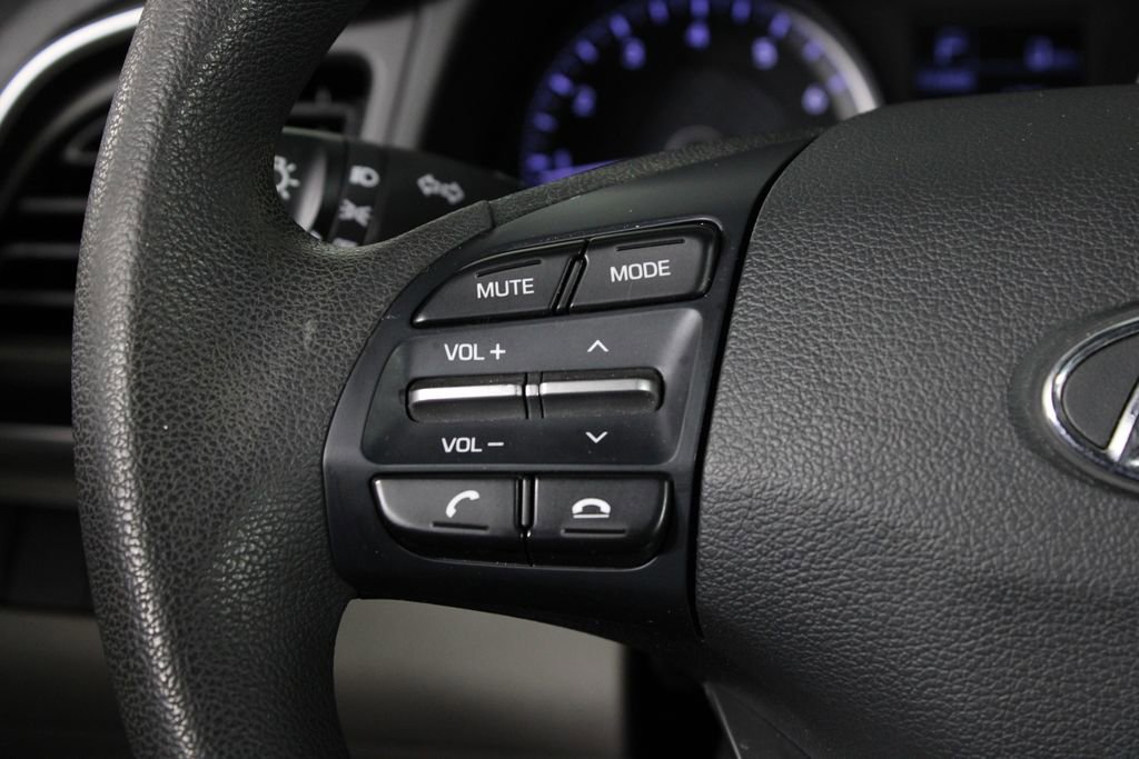 Used 2019 Hyundai Elantra SE image 23