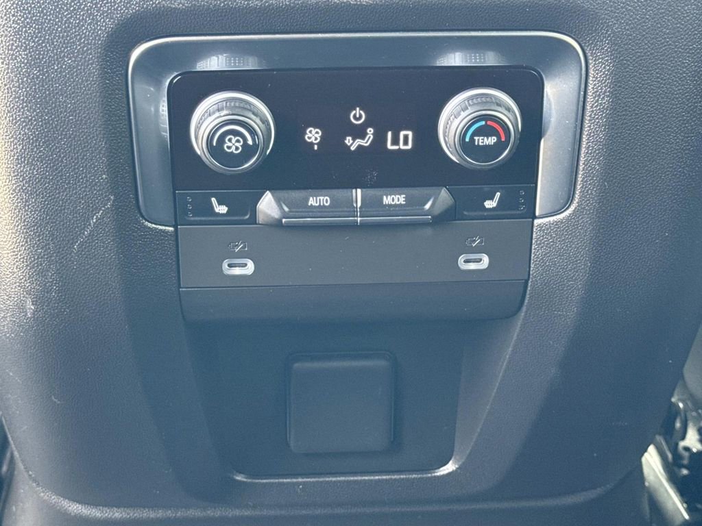 Used 2024 Chevrolet Tahoe Premier RWD image 18