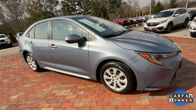 Used 2022 Toyota Corolla LE image 3