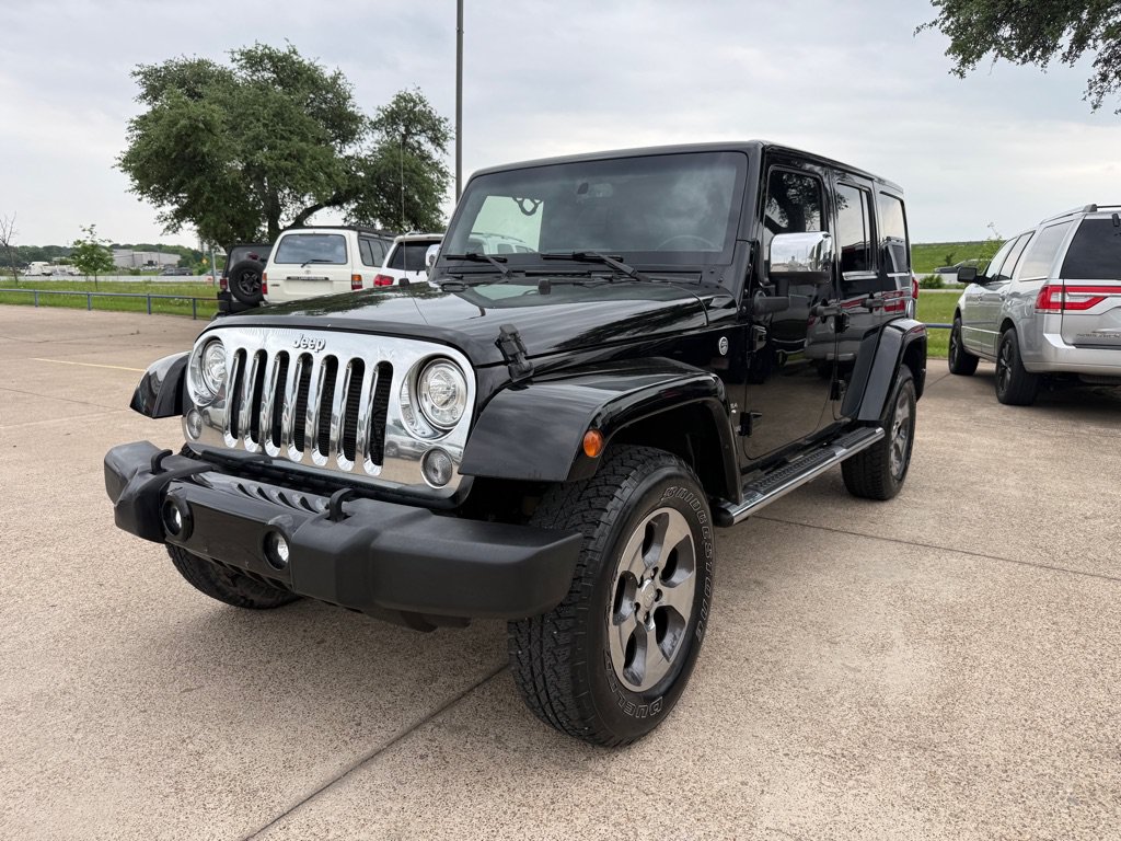 Used 2017 Jeep Wrangler Unlimited Sahara w/ Mopar Chrome Edition Group AWD/4WD image 3