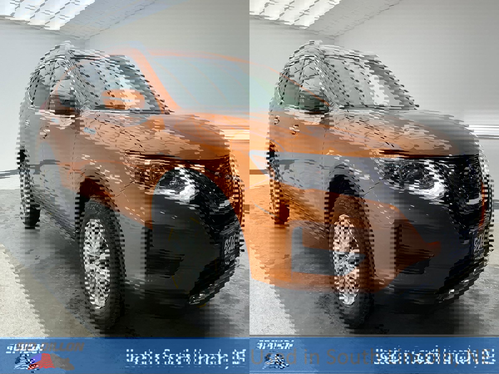 Used 2019 Nissan Rogue SV image 3