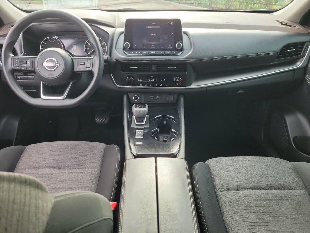 Used 2023 Nissan Rogue SV FWD image 12