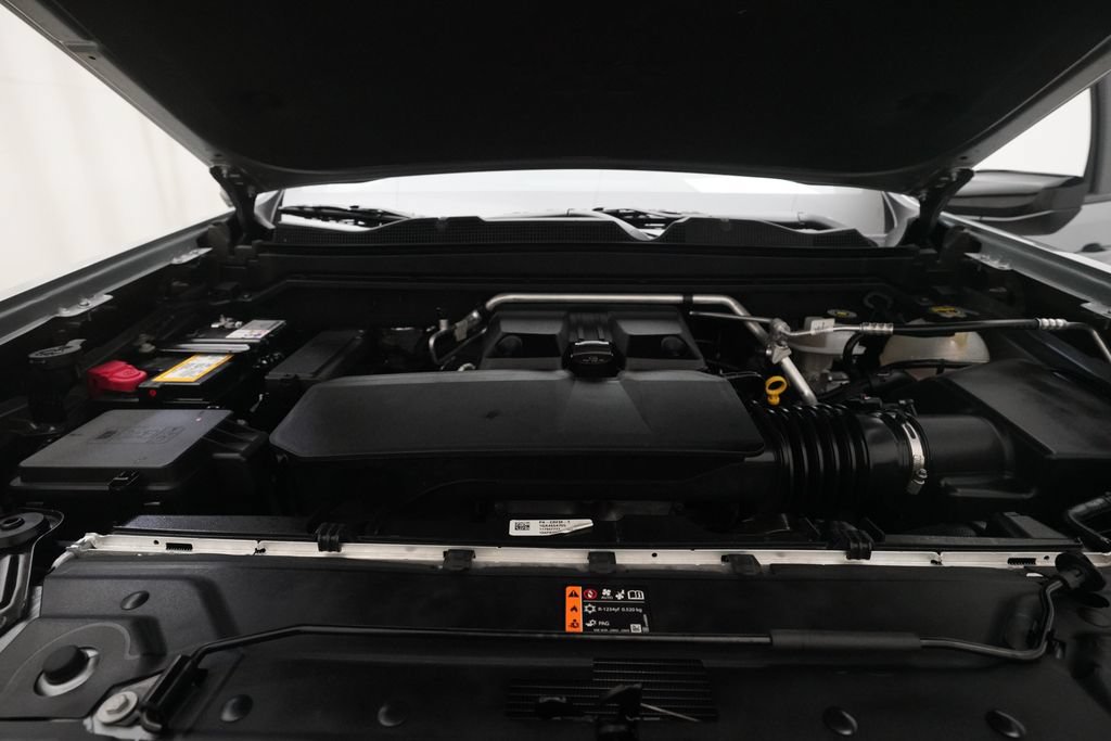 Used 2024 Chevrolet Colorado Z71 w/ Z71 Convenience Package 2 AWD/4WD image 3