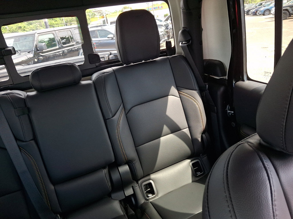 New 2026 Jeep Gladiator Sport AWD/4WD image 14
