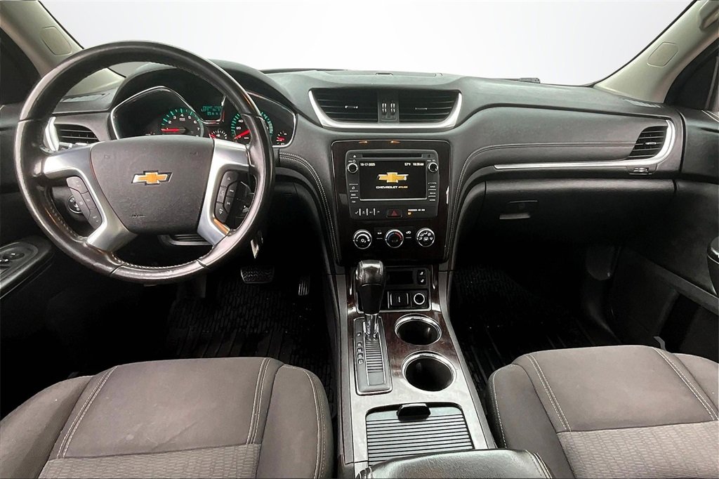 Used 2017 Chevrolet Traverse LT w/ Style and Technology Package image 7
