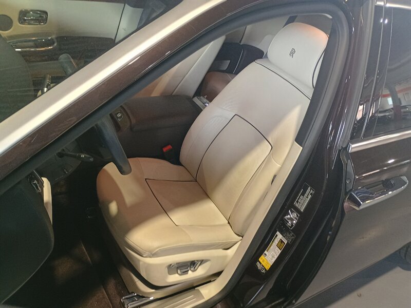 Used 2013 Rolls-Royce Ghost RWD image 18