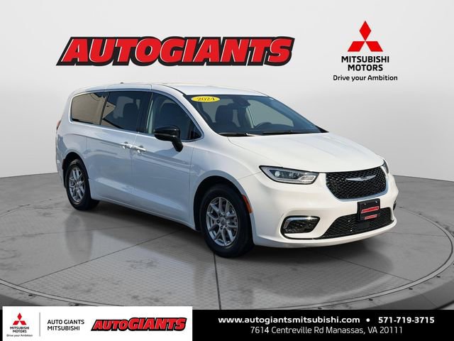 Used 2024 Chrysler Pacifica Touring-L