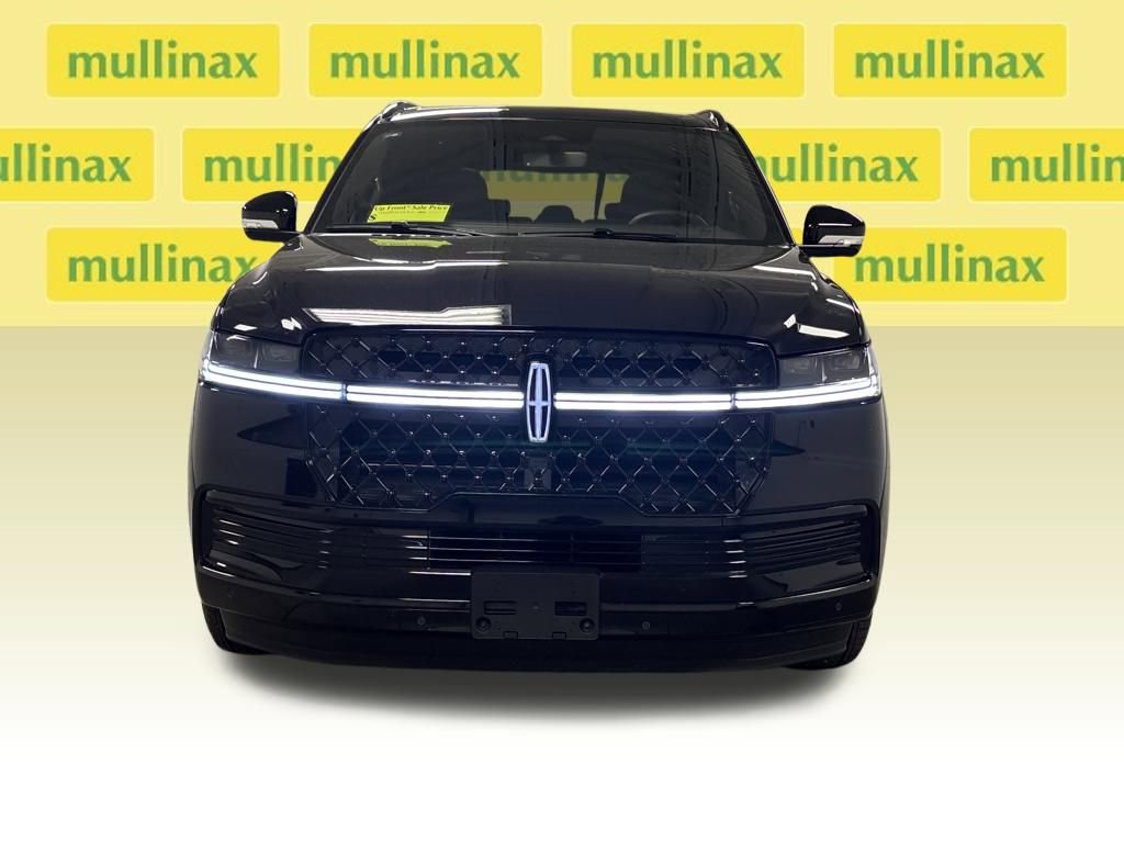 Used 2025 Lincoln Navigator Reserve w/ Jet Appearance Package image 5