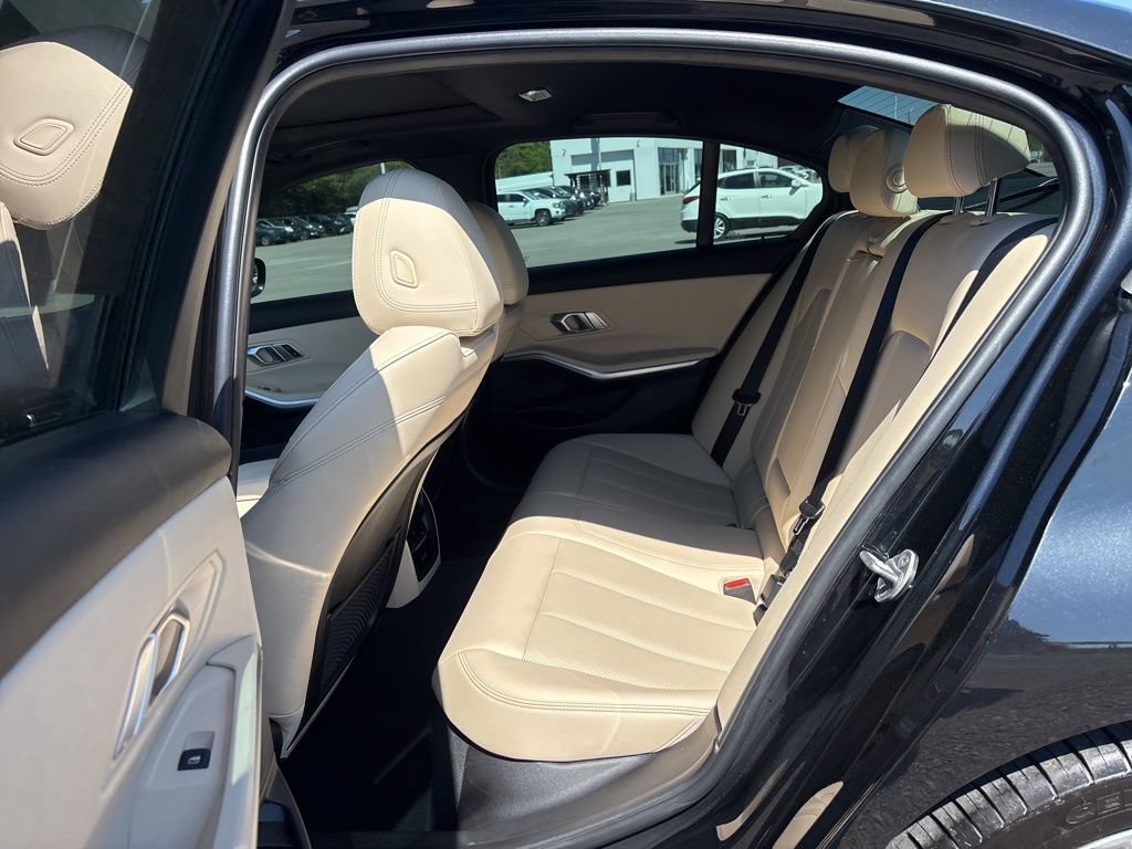 Used 2023 BMW 330i Sedan w/ Driving Assistance Package RWD image 25