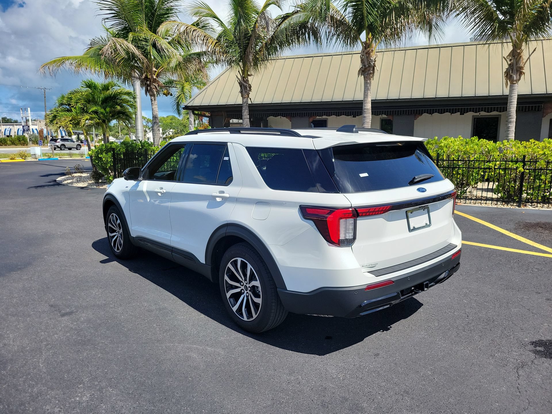 Used 2025 Ford Explorer ST-Line w/ Premium Package RWD image 7