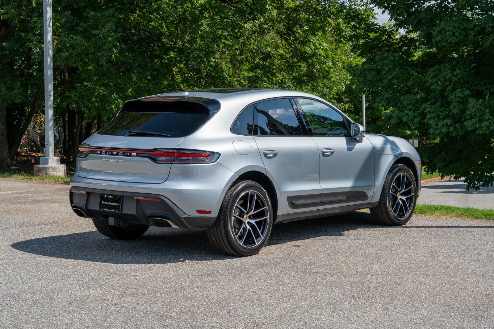 Certified 2026 Porsche Macan AWD/4WD image 7