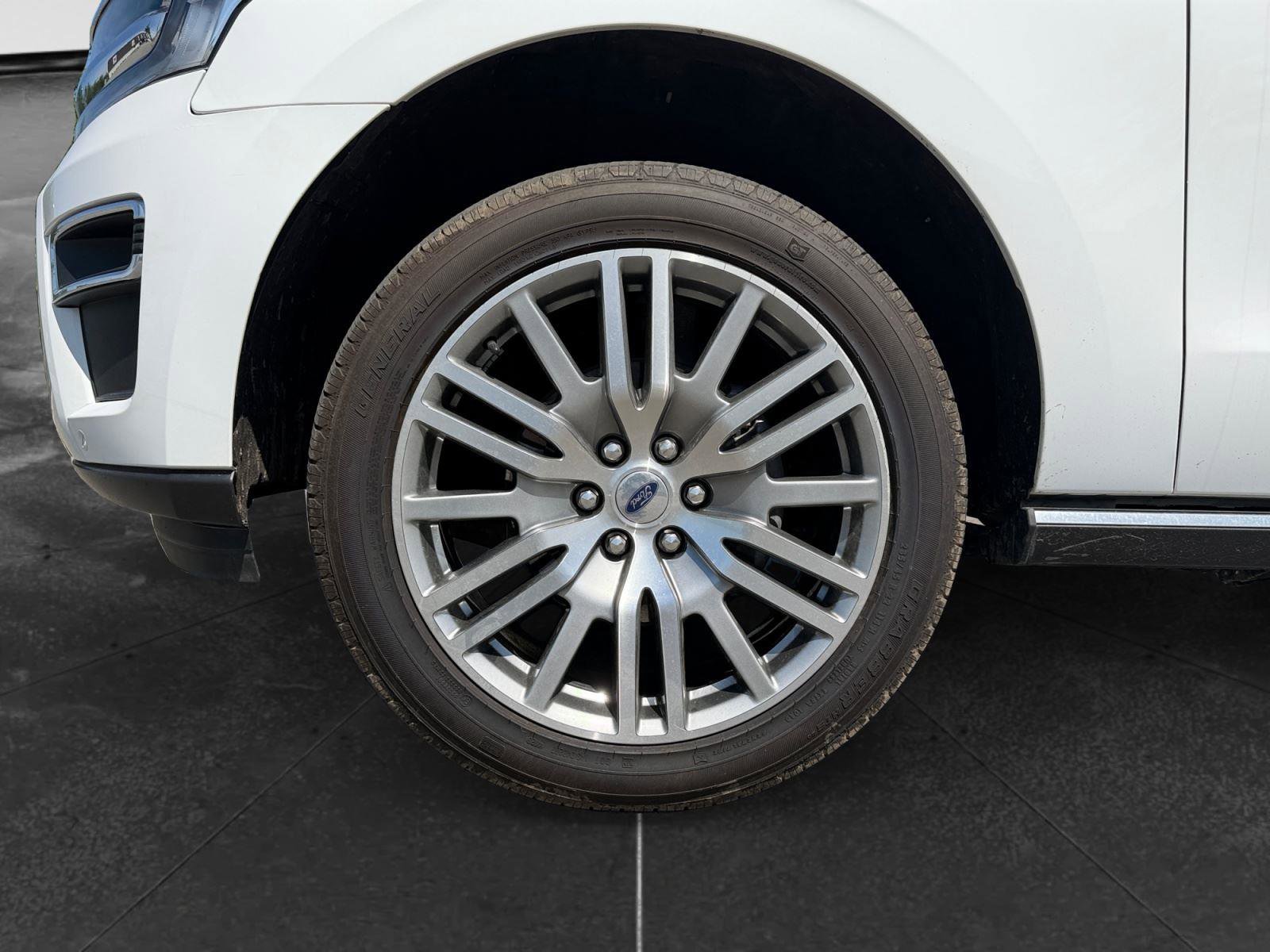 Used 2024 Ford Expedition Max Limited AWD/4WD image 9