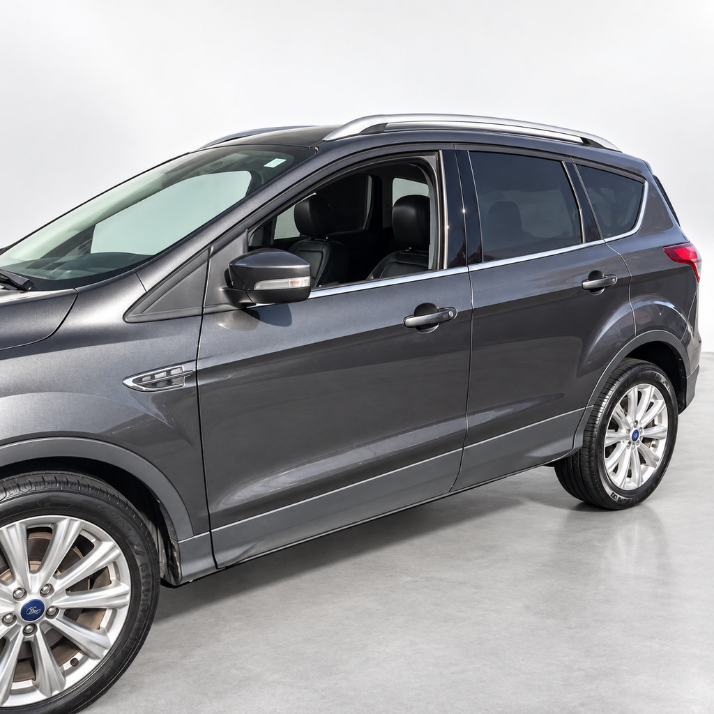 Used 2018 Ford Escape Titanium w/ Ford Safe & Smart Package AWD/4WD image 3