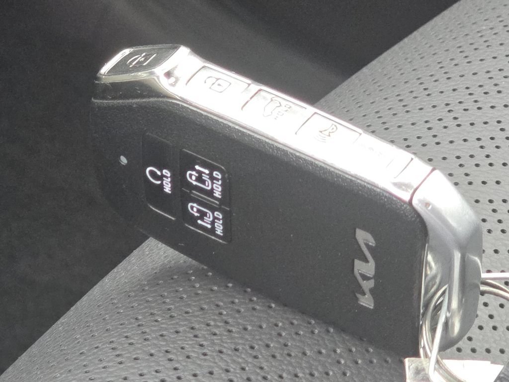 Used 2024 Kia Carnival SX Prestige FWD image 35
