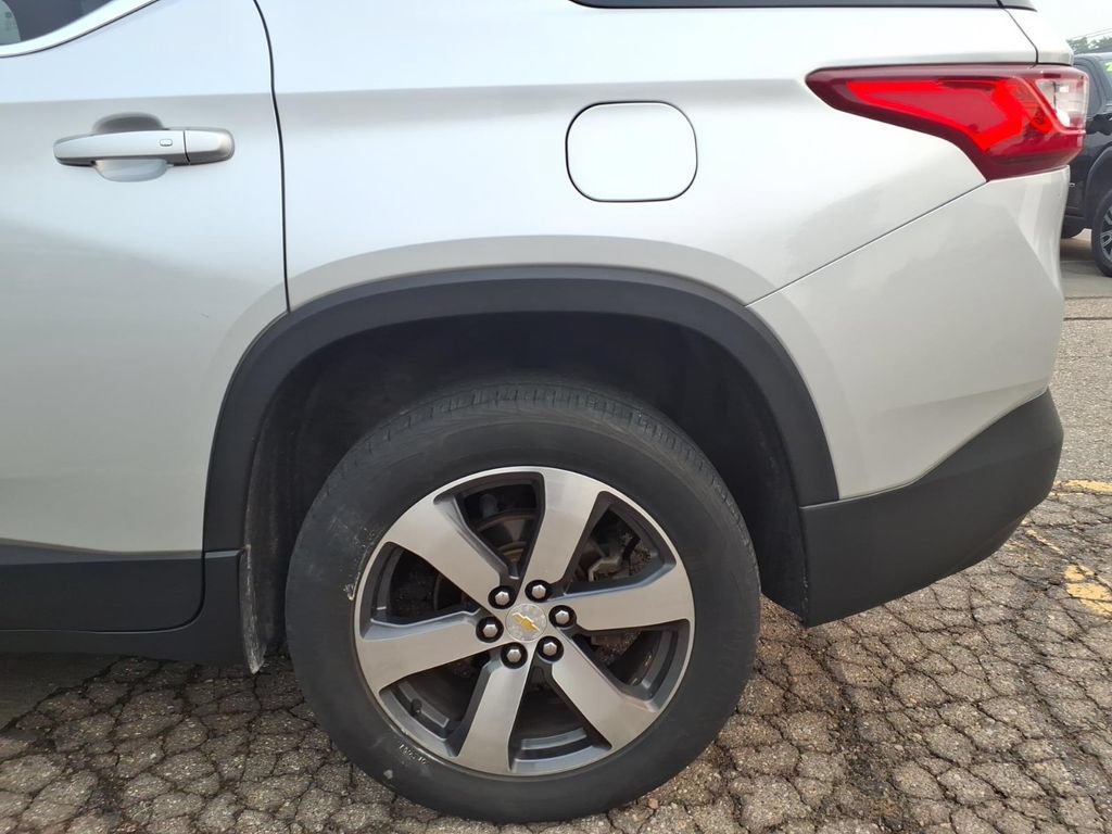 Used 2020 Chevrolet Traverse LT w/ LT Premium Package AWD/4WD image 24