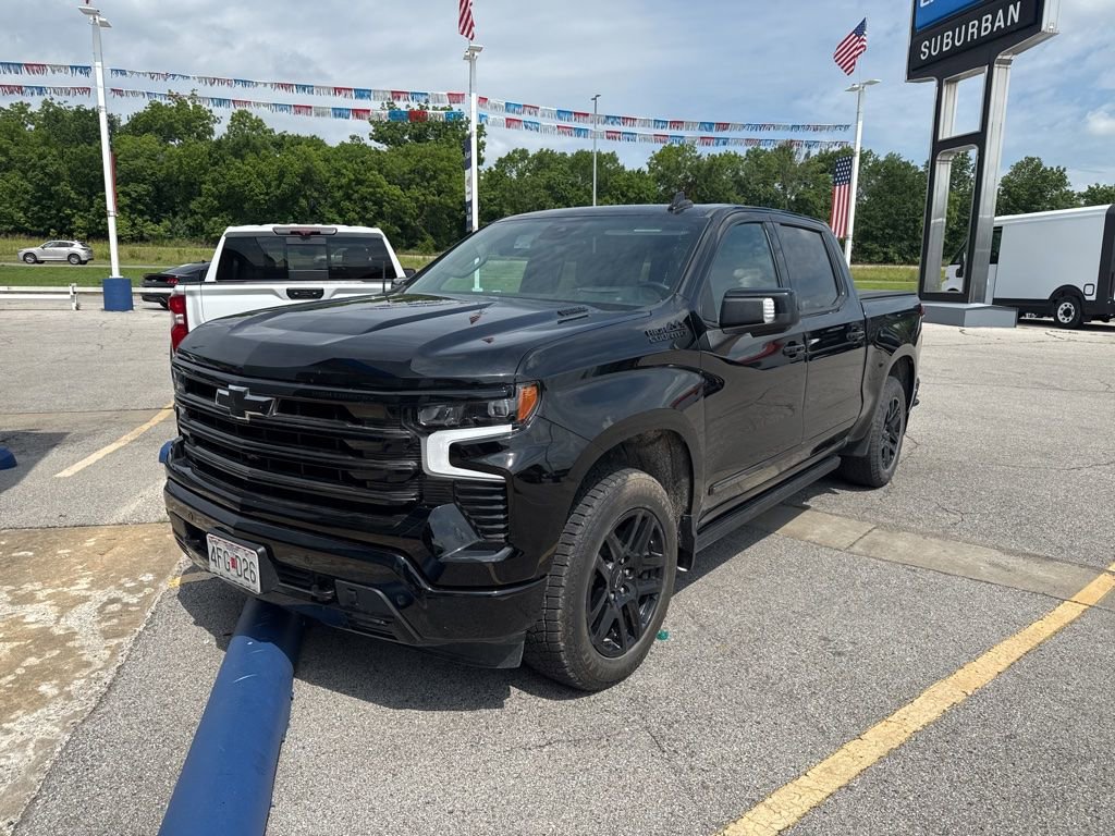 Used 2025 Chevrolet Silverado 1500 High Country w/ Midnight Edition AWD/4WD image 1