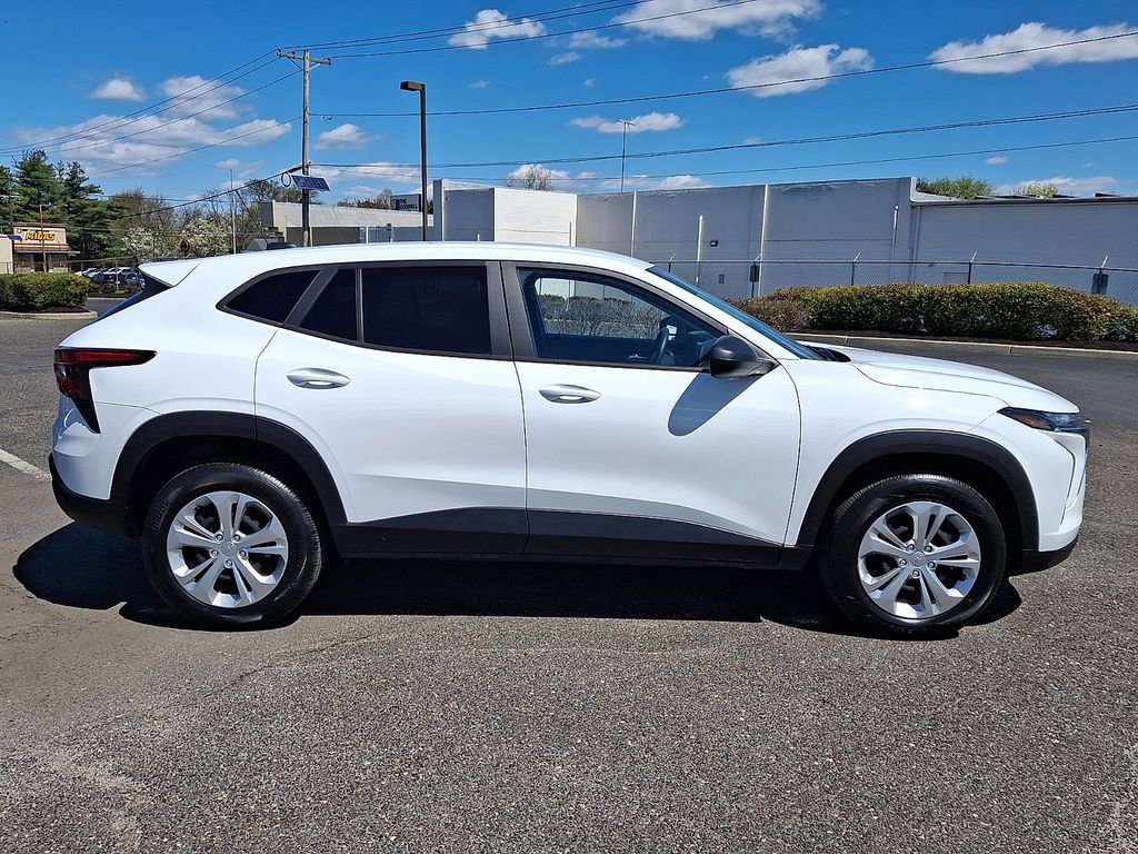 Used 2024 Chevrolet Trax LS image 13