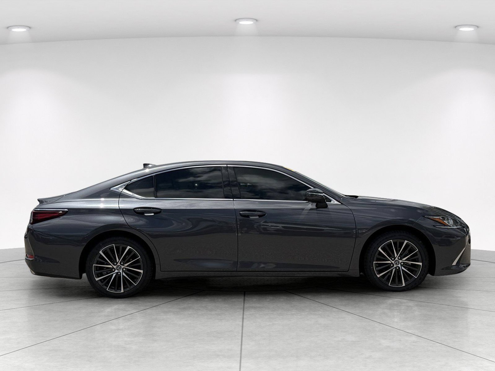Used 2024 Lexus ES 350 w/ Premium Package FWD image 2