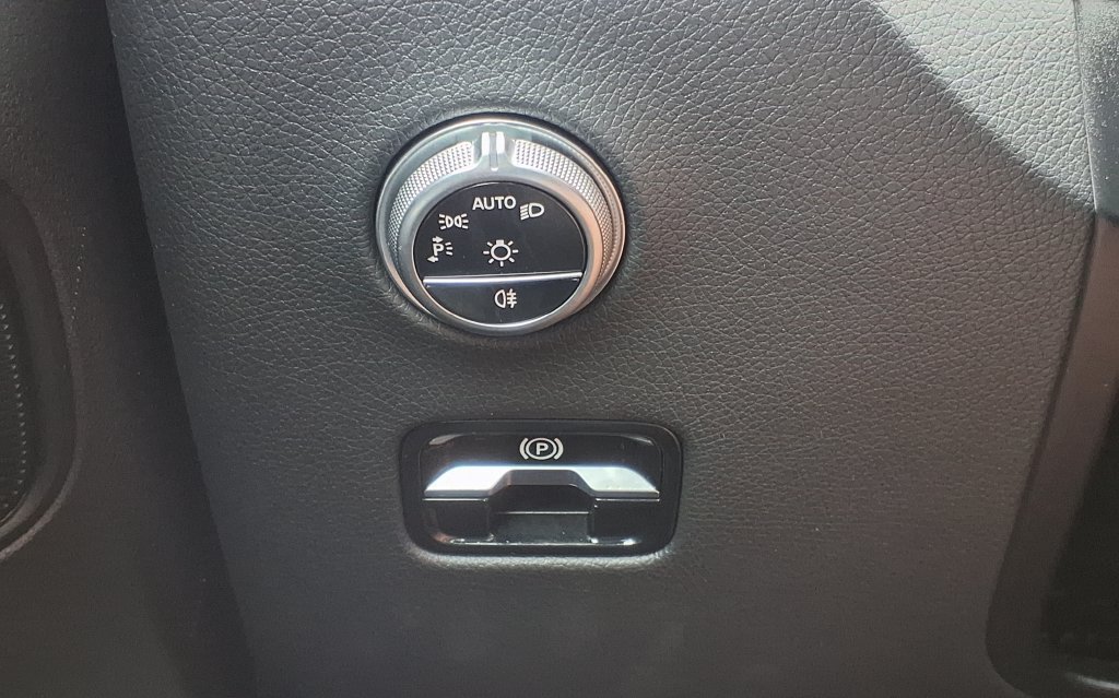 Used 2025 Mercedes-Benz GLC 300 image 30