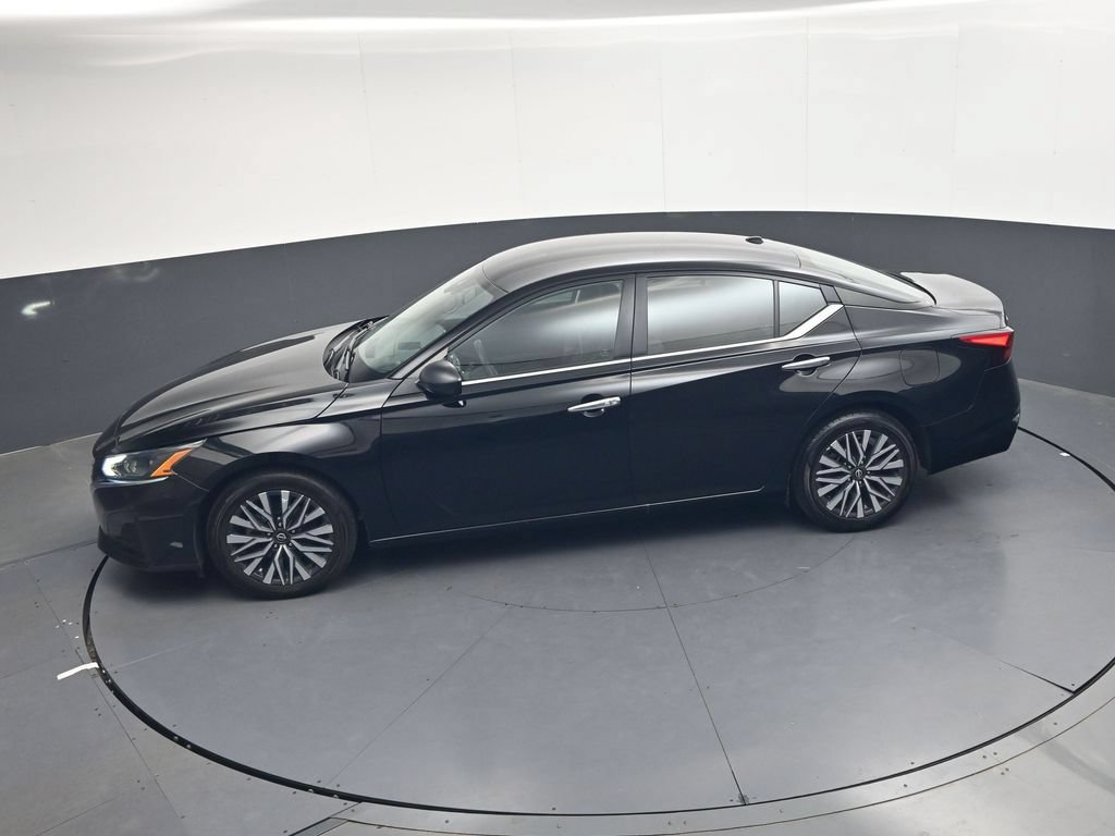Used 2024 Nissan Altima 2.5 SV FWD image 24