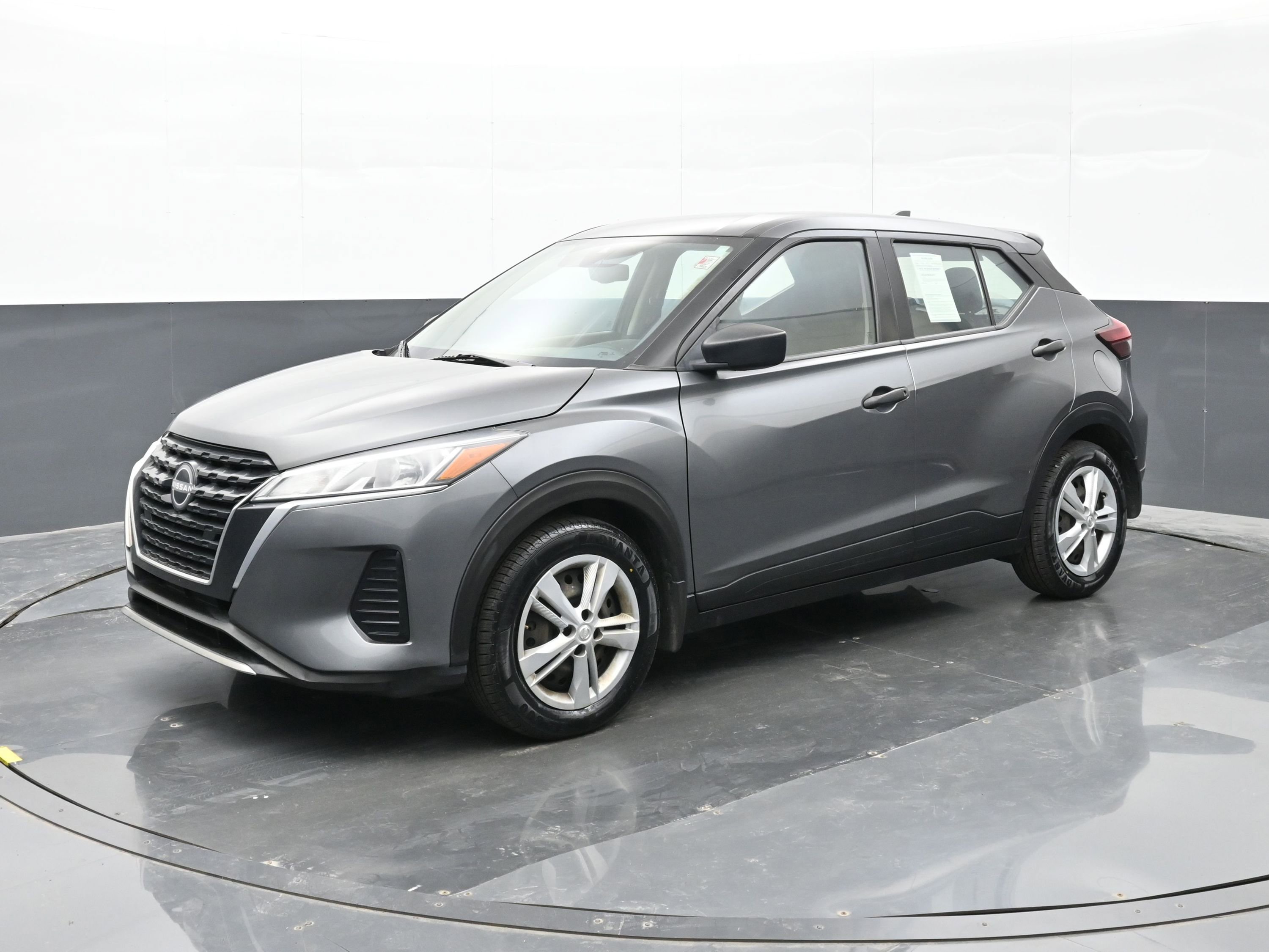 Used 2022 Nissan Kicks S w/ Interior Electronics Package FWD image 8