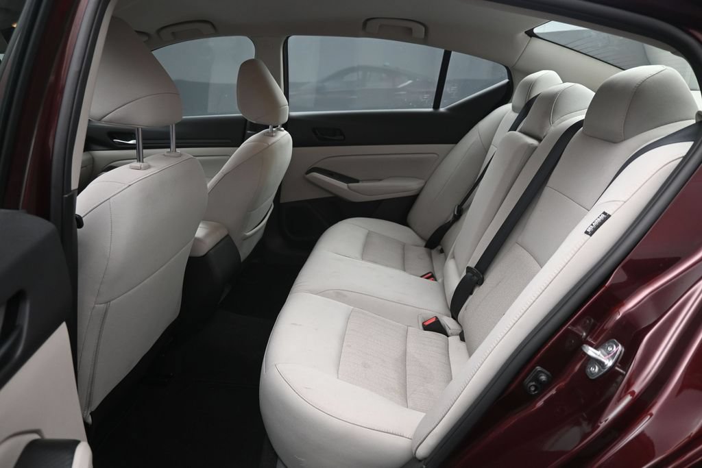 Used 2025 Nissan Altima 2.5 SV FWD image 25