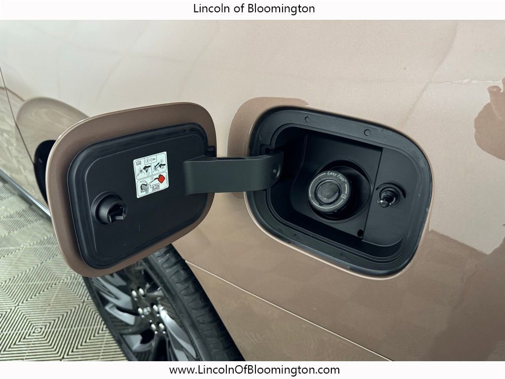 New 2025 Lincoln Navigator L Black Label image 13