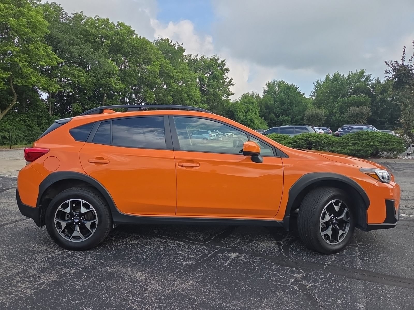 Used 2019 Subaru Crosstrek 2.0i Premium w/ Eyesight System AWD/4WD image 2