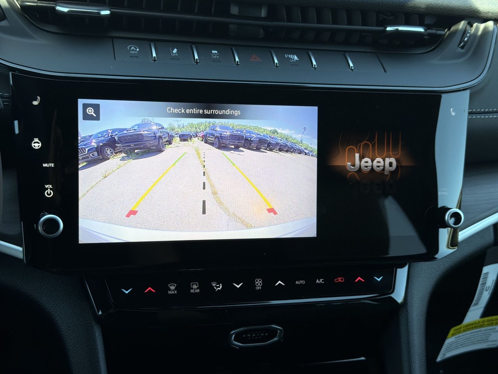 New 2026 Jeep Grand Cherokee Altitude AWD/4WD image 19