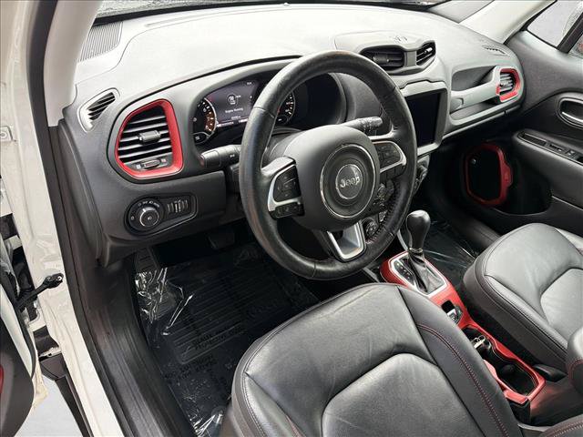 Used 2019 Jeep Renegade Trailhawk AWD/4WD image 13