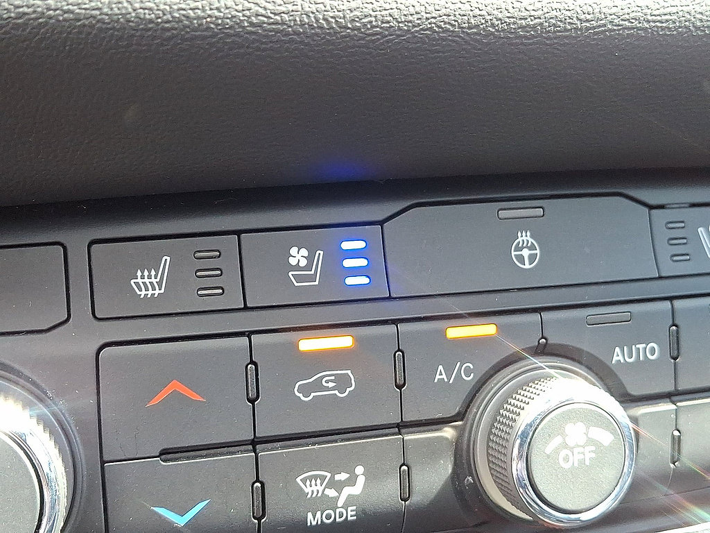 Used 2025 Dodge Durango GT AWD/4WD image 19