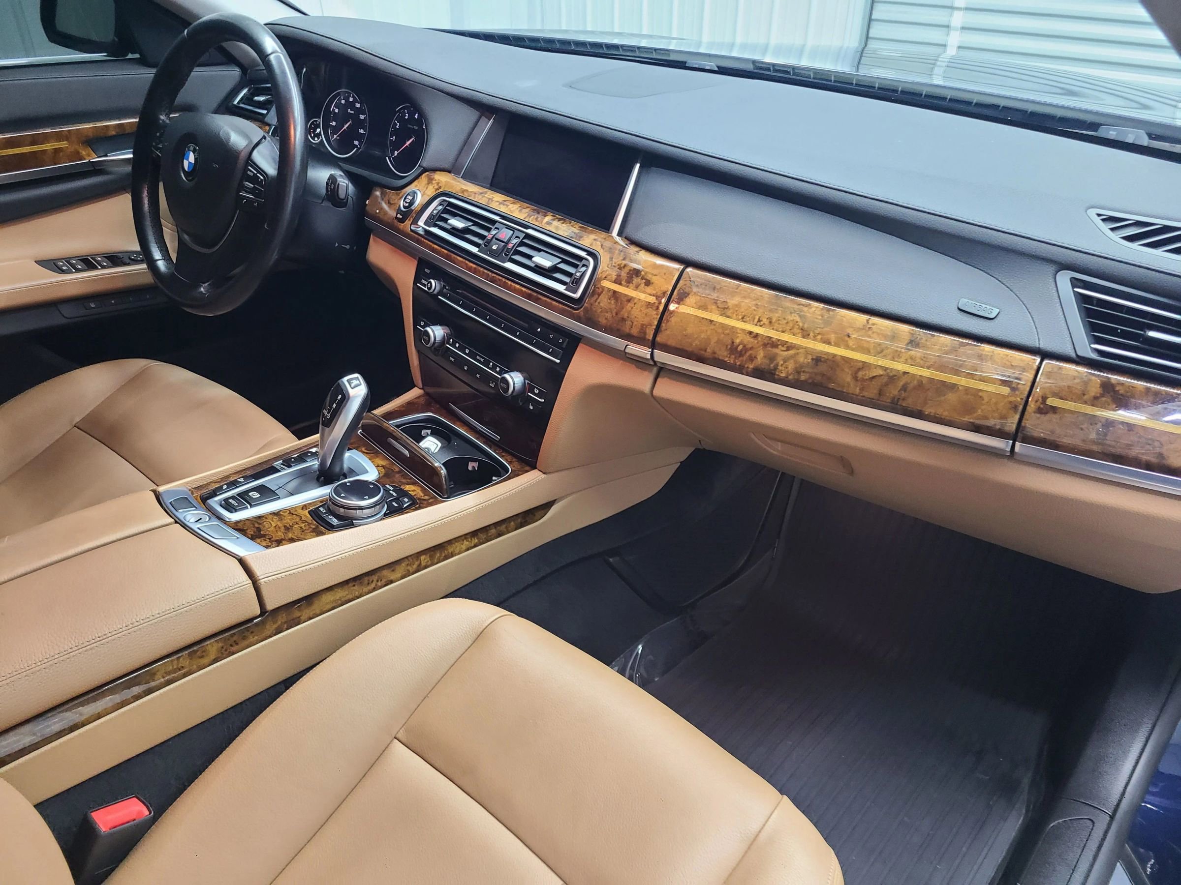 Used 2014 BMW 740Li image 34