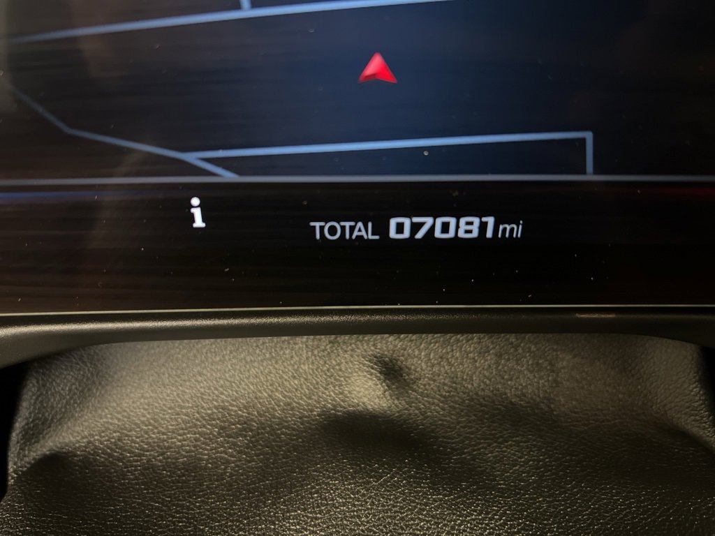 Used 2024 BMW M2 w/ Lighting Package image 23