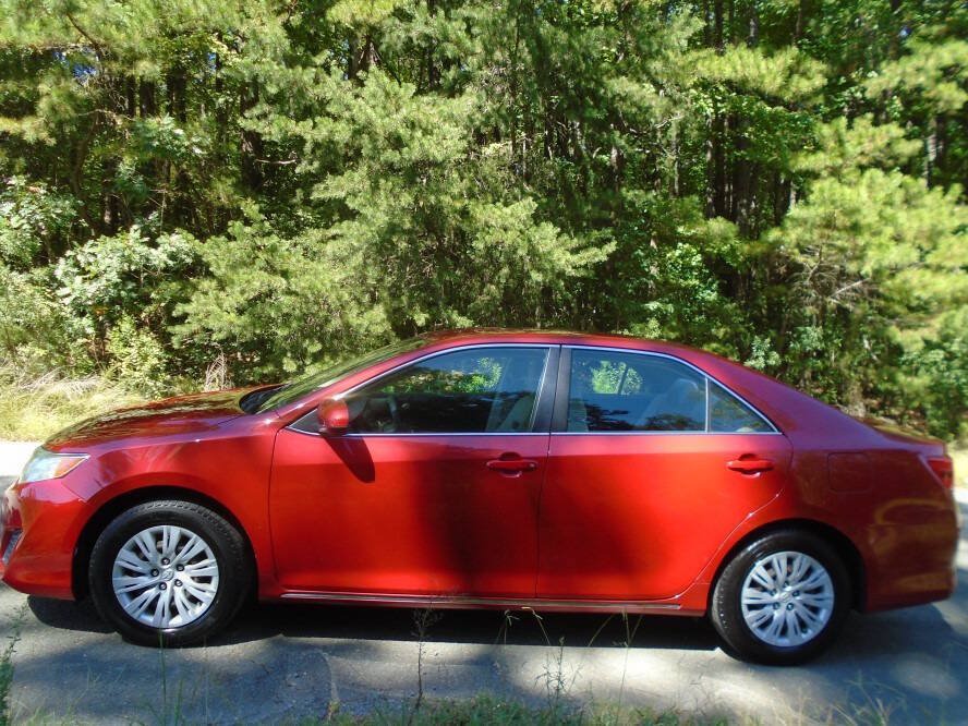 Used 2012 Toyota Camry LE FWD image 8