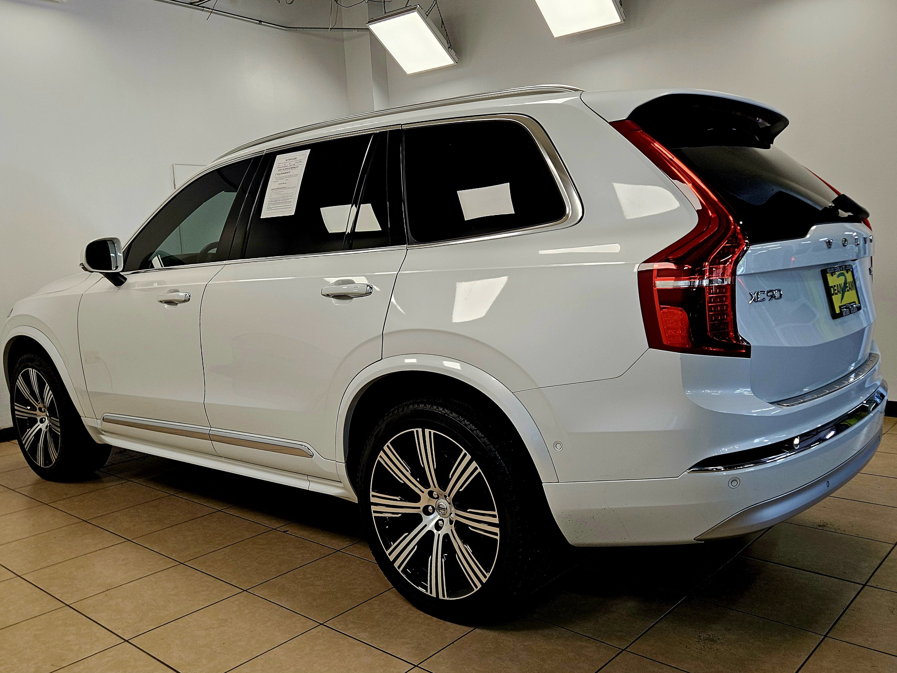 Used 2022 Volvo XC90 T6 Inscription w/ Advanced Package image 4