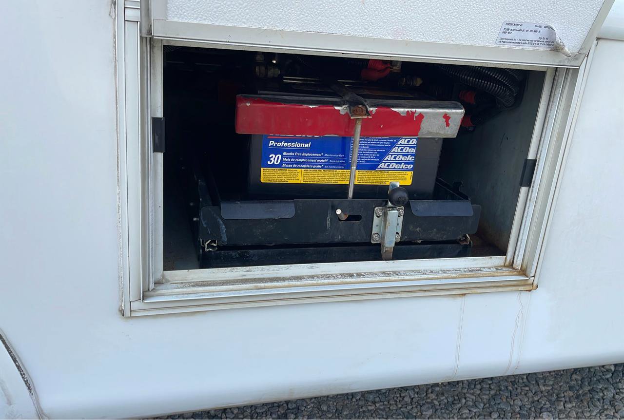 Used 2015 Chevrolet Express 3500 w/ Shuttle Bus Package RWD image 10